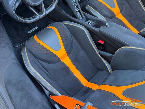 Used 2022 McLaren 720S Spider image 27