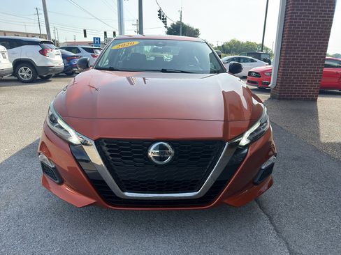 Used 2020 Nissan Altima 2.5 SR w/ Premium Package FWD image 2
