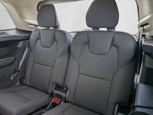 New 2026 Volvo XC90 B5 Plus w/ Protection Package image 18