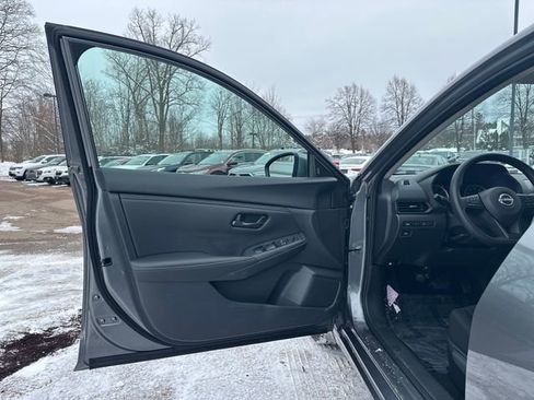 Used 2025 Nissan Sentra S image 11