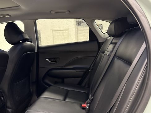 Used 2024 Hyundai Kona Limited image 12