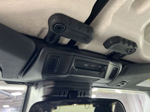 Used 2025 Jeep Wrangler Unlimited Rubicon AWD/4WD image 34