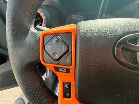 Used 2021 Toyota Tacoma TRD Sport AWD/4WD image 33