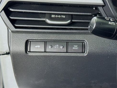 Used 2024 Nissan Altima 2.5 SR image 21