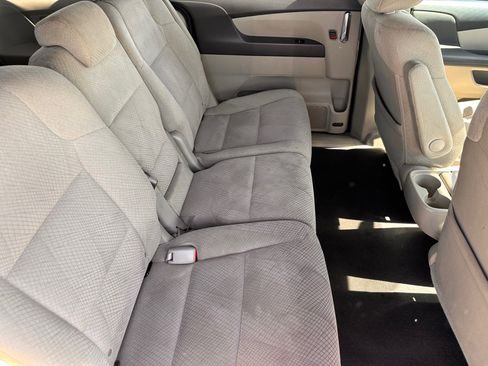 Used 2014 Honda Odyssey EX image 9