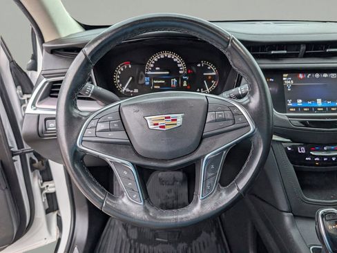 Used 2019 Cadillac XT5 Luxury image 21