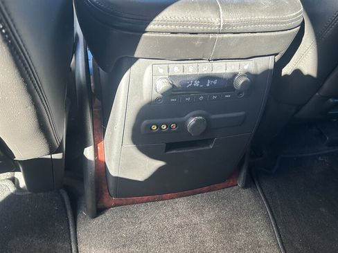 Used 2014 Cadillac Escalade Luxury image 31