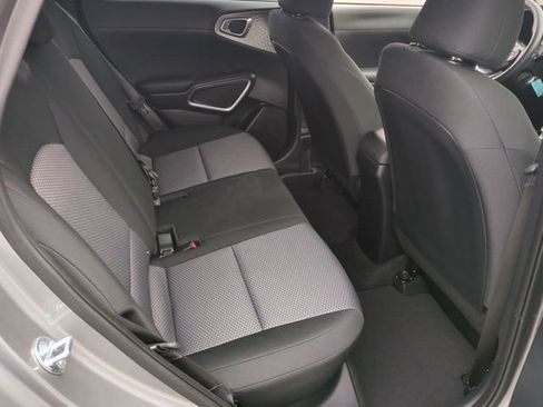 Used 2023 Kia Soul LX image 31