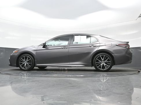 Used 2023 Toyota Camry SE FWD image 28