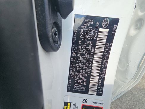 Used 2020 Toyota Camry SE FWD image 22