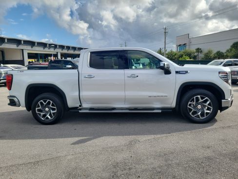 Used 2023 GMC Sierra 1500 SLT w/ SLT Premium Package AWD/4WD image 4