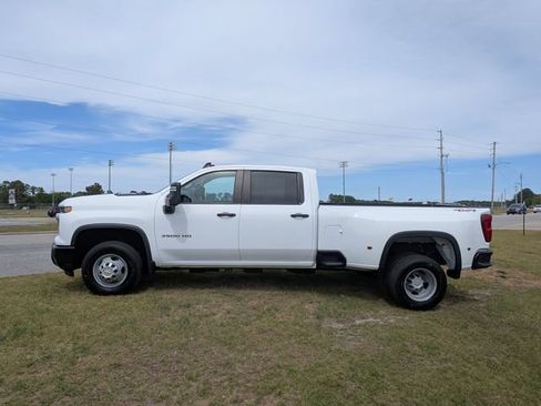 Used 2024 Chevrolet Silverado 3500 W/T AWD/4WD image 6