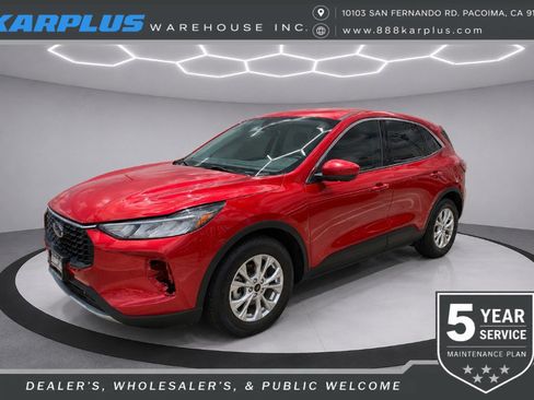 Used 2023 Ford Escape Active w/ Tech Pack #2 FWD image 1