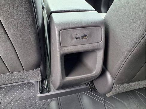 New 2026 Chevrolet Trax RS w/ Sunroof Package FWD image 11