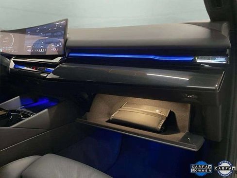 Used 2025 BMW 530i xDrive image 75