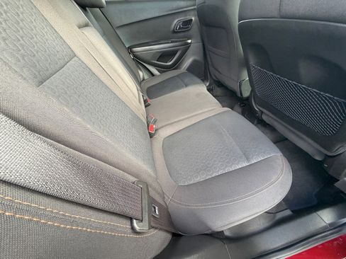 Used 2021 Chevrolet Trax LS w/ Tint and Cruise Package image 26