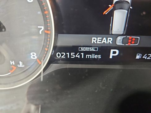 Used 2023 Mitsubishi Outlander SE image 16