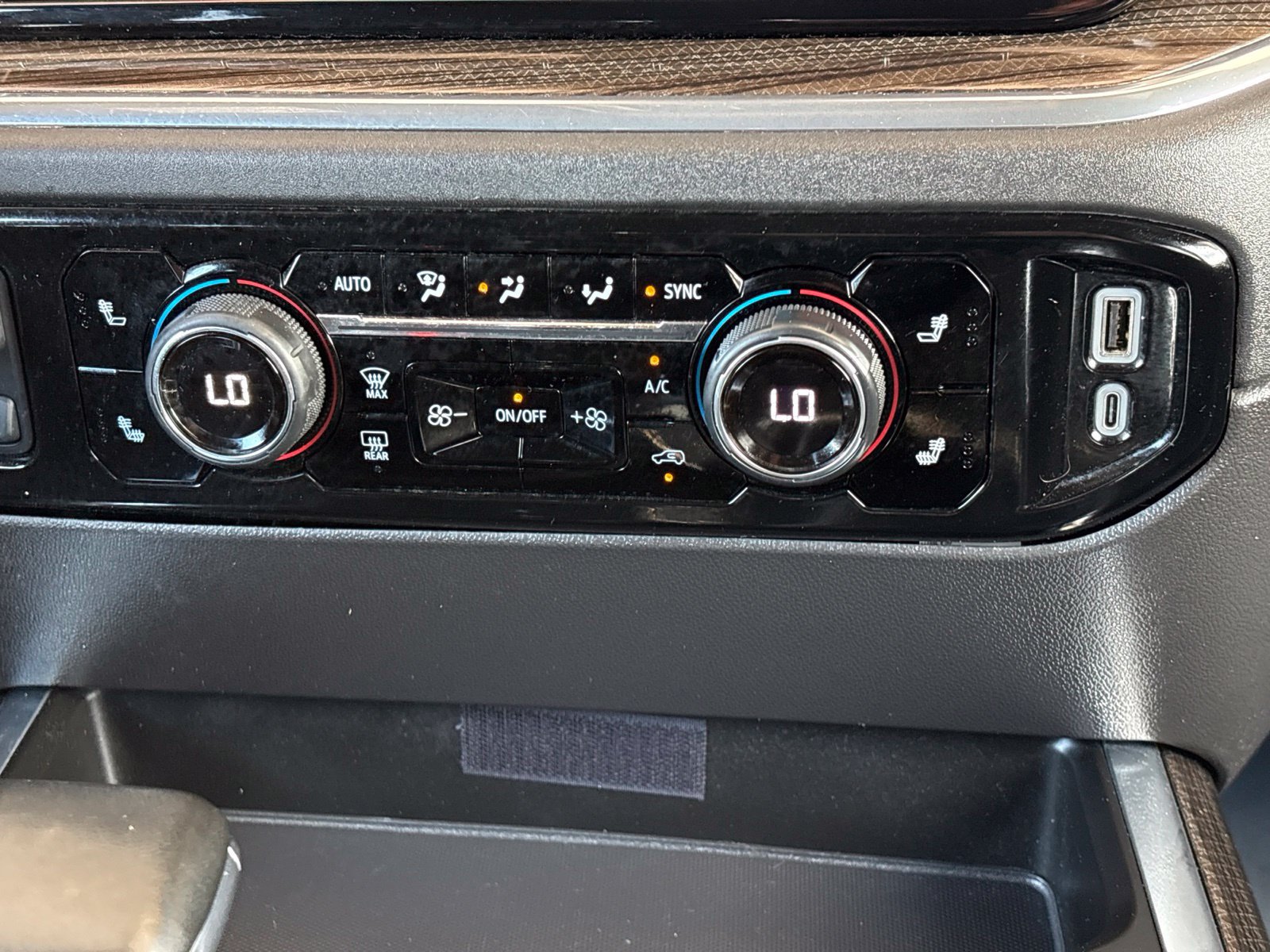 Used 2024 Chevrolet Silverado 1500 LT Trail Boss w/ Convenience Package II AWD/4WD image 23