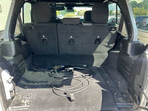 Used 2024 Jeep Wrangler Unlimited Rubicon 4xe AWD/4WD image 16