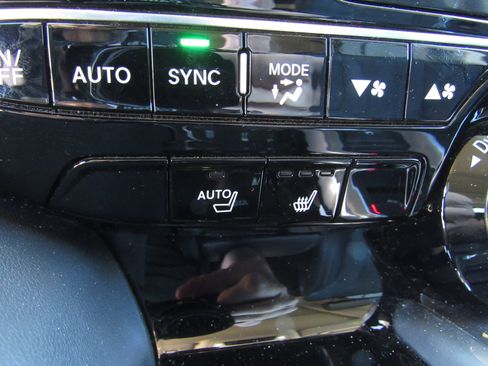 Certified 2023 Acura MDX FWD w/ Technology Package image 23