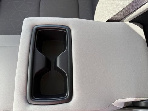 Used 2025 Toyota RAV4 XLE w/ Convenience Package image 24