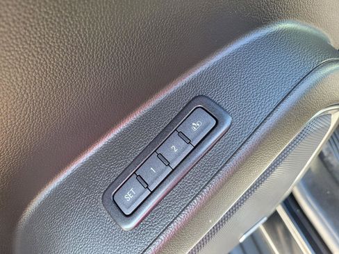 Used 2018 Chevrolet Tahoe LT AWD/4WD image 10