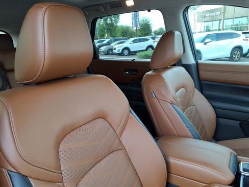 Used 2024 Nissan Pathfinder Platinum w/ Cargo Package image 12