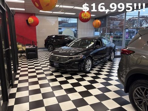 Certified 2020 Volkswagen Passat 2.0T S image 1