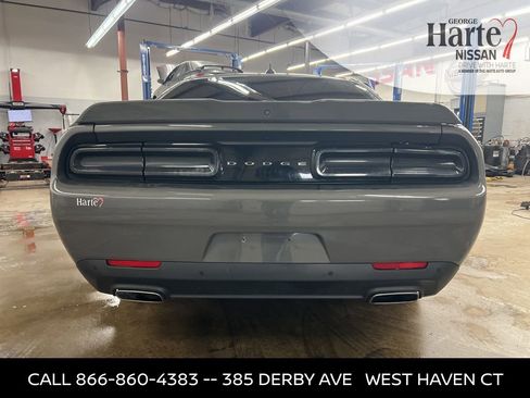 Used 2017 Dodge Challenger SXT Plus image 4