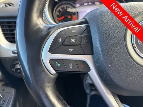 Used 2015 Jeep Cherokee Limited w/ Luxury Group image 15