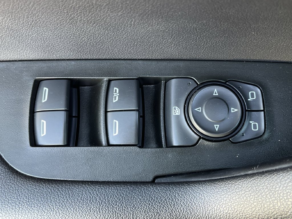 Used 2025 Chevrolet Blazer LT FWD image 24