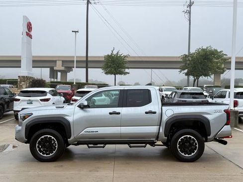 Used 2026 Toyota Tacoma TRD Off-Road AWD/4WD image 7