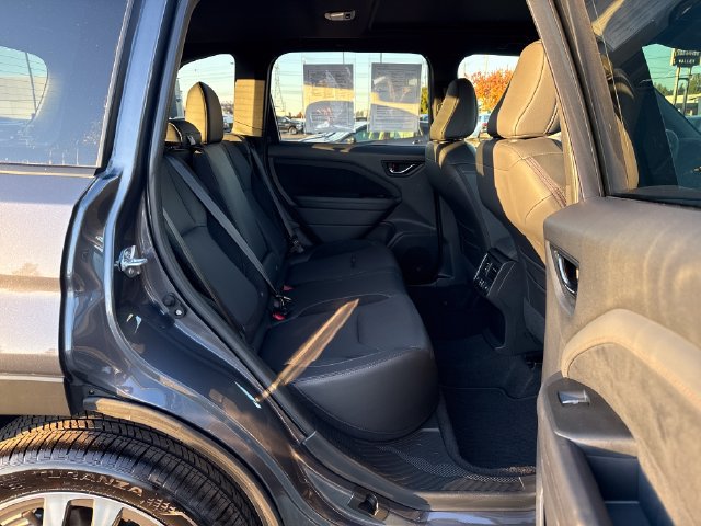 Used 2025 Subaru Forester Touring AWD/4WD image 9