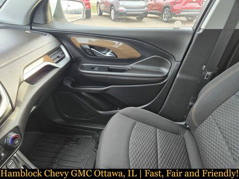 Used 2020 GMC Terrain SLE w/ Driver Convenience Package FWD image 14