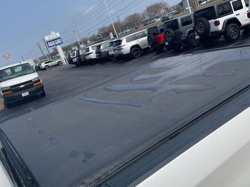 Used 2021 Chevrolet Silverado 1500 High Country w/ Technology Package image 10