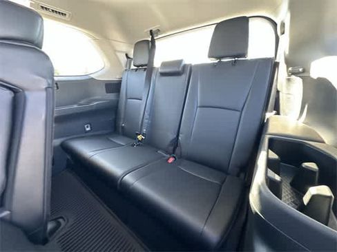 Used 2024 Toyota Grand Highlander XLE image 35