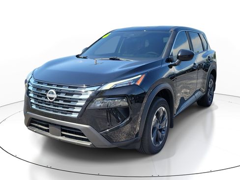 Used 2026 Nissan Rogue SV FWD image 3