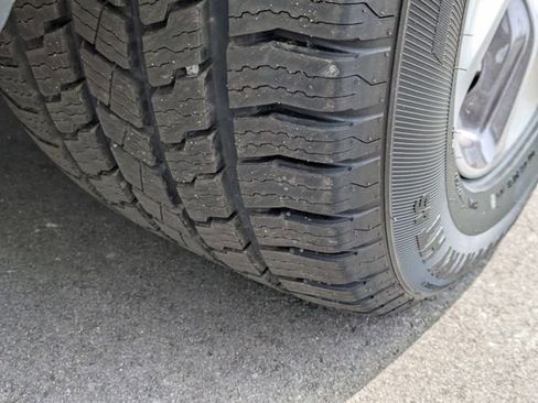 Used 2024 RAM 1500 Laramie RWD image 12