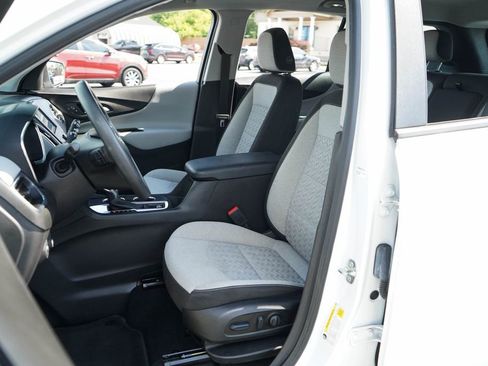 Used 2022 Chevrolet Equinox LS FWD image 6