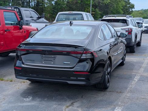 Used 2024 Honda Accord Sport image 3