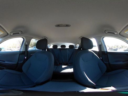 Used 2025 Kia K4 LXS image 40