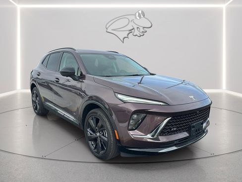 Used 2024 Buick Envision Sport Touring image 8