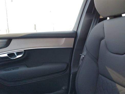 New 2026 Volvo XC90 B6 Plus image 24