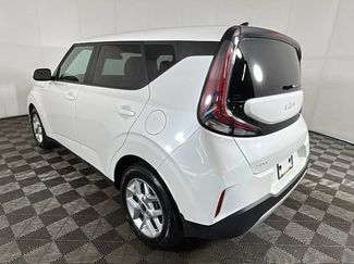 Used 2023 Kia Soul LX w/ Option Group 015 FWD video 4