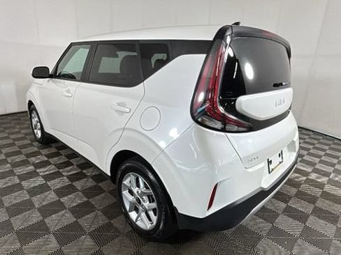 Used 2023 Kia Soul LX w/ Option Group 015 FWD image 4