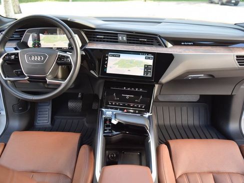 Used 2019 Audi e-tron Prestige w/ Prestige Package AWD/4WD image 53