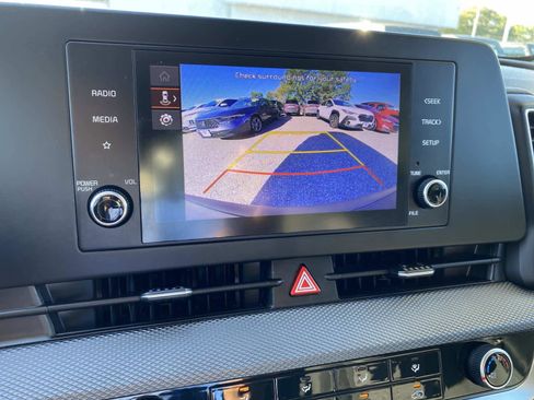 Used 2024 Kia Sportage LX image 26