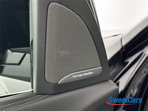 Used 2023 BMW X7 M60i w/ Executive Package image 46