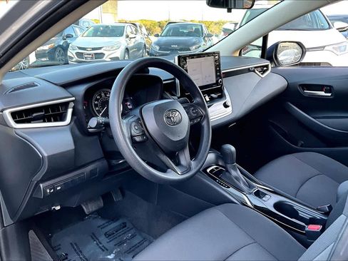 Used 2021 Toyota Corolla LE image 16