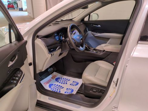 Used 2020 Cadillac XT4 Premium Luxury w/ Cold Weather Package image 16